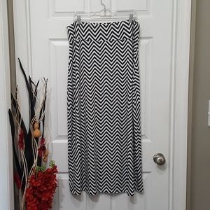 Jane Ashley chevron maxi skirt size XL